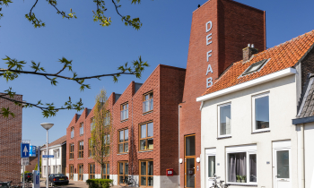 Foto vanaf de rechterhoek van De Fabriek in de Hoogstraat in Zwolle