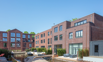 Breukelen Vechtvoorde woningen aan binnenwater.