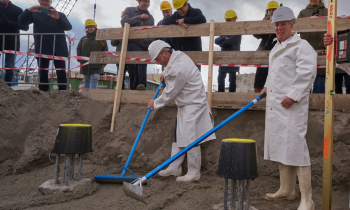 Start viering bouw SEM beton storten