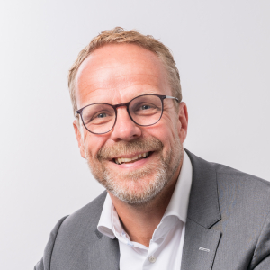 Portretfoto van Martijn Luchjenbroers