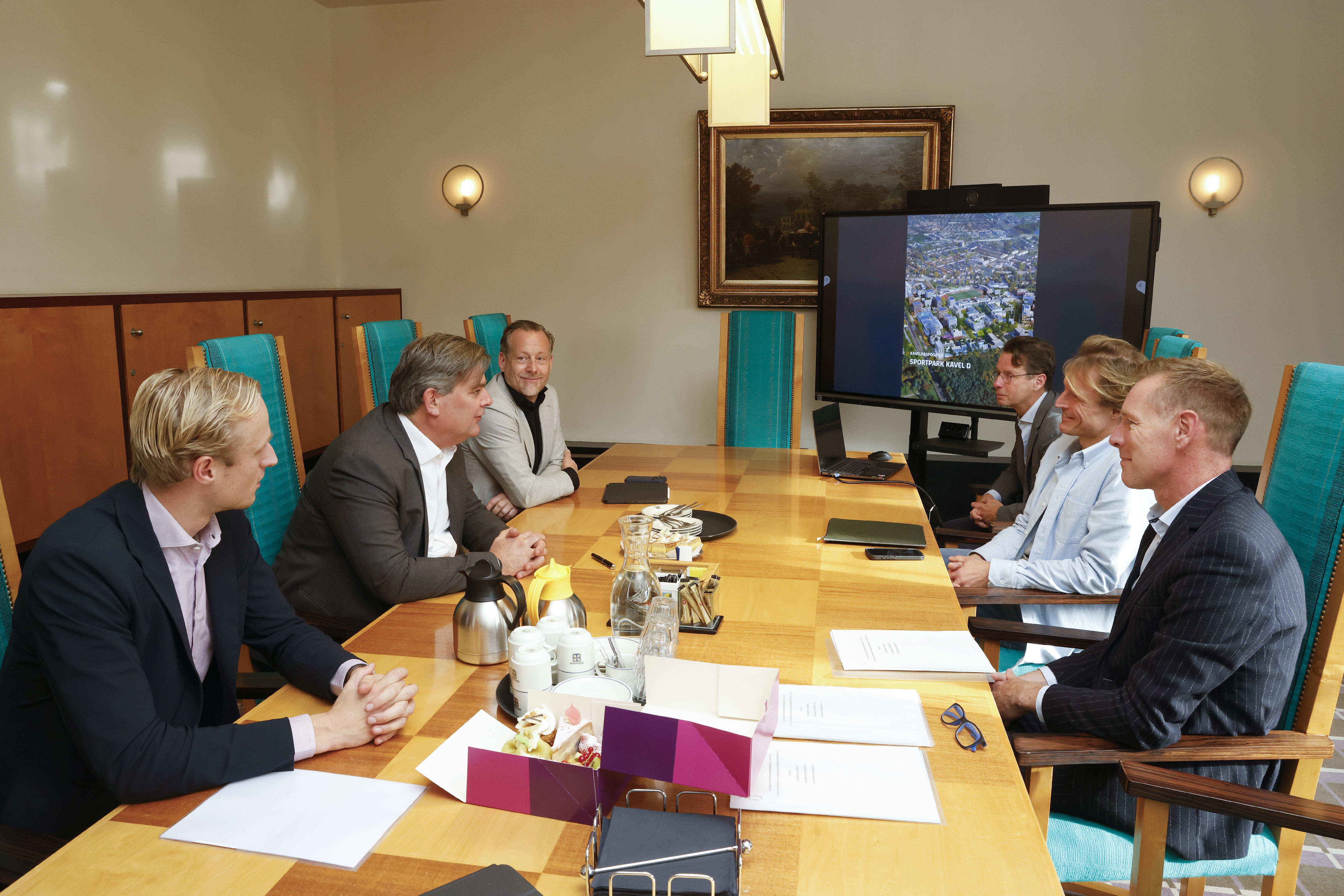 Ondertekening contract t.b.v. sportpark Hilversum